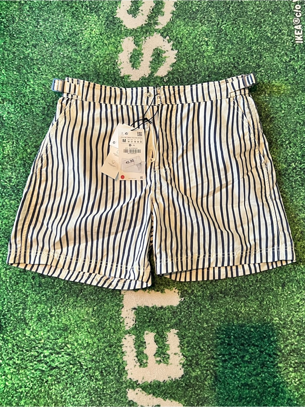 Men’s Zara Navy and Cream Vertical Stripe Swim Trunks Size Medium